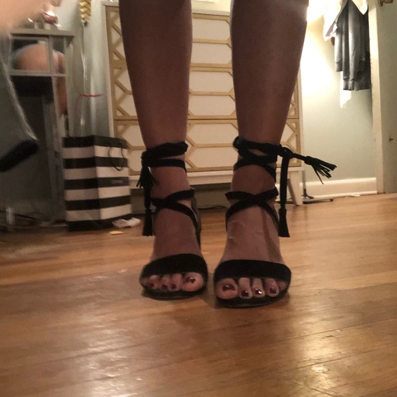 Jessica Simpson black ankle wrap block heels - Picture 3 of 4